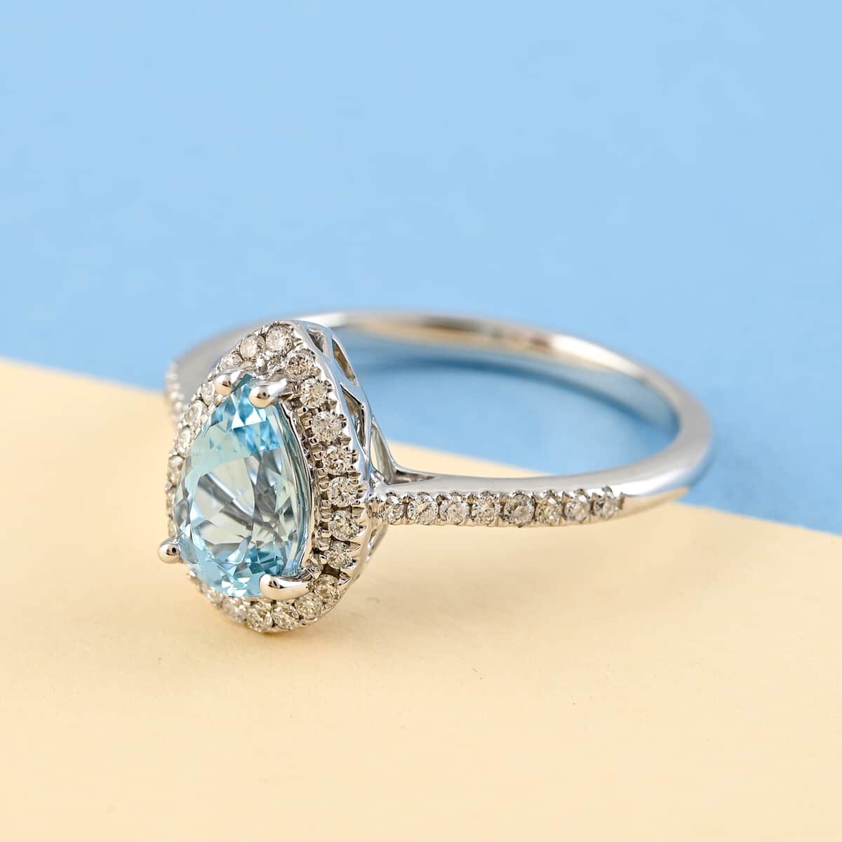 Certified Iliana 18K White Gold AAA Santa Maria Aquamarine and G-H SI Diamond Halo Ring (Size 6.0) 1.00 ctw image number 1