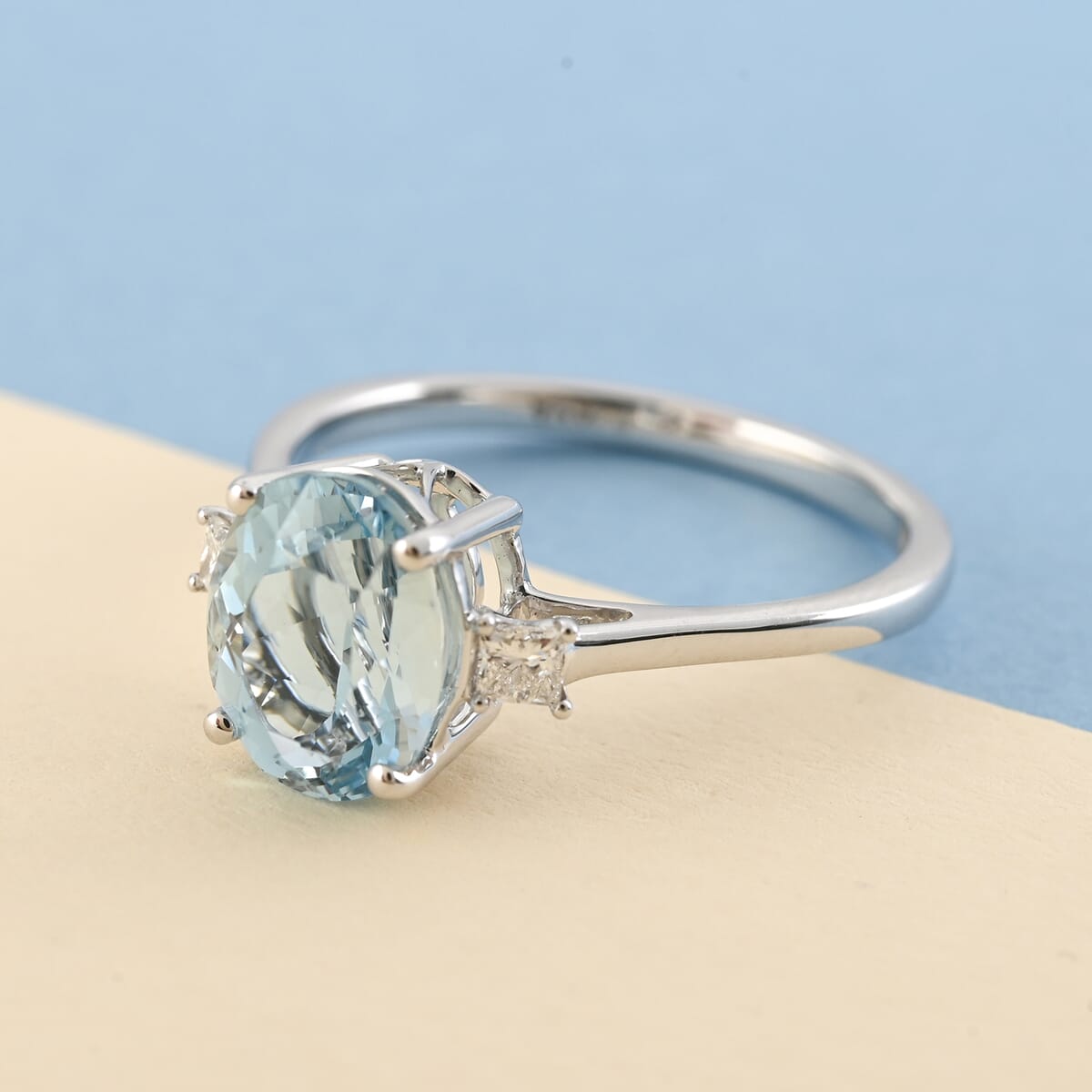 Certified & Appraised Iliana AAA Santa Maria Aquamarine and G-H SI Diamond 2.00 ctw Ring in 18K White Gold (Size 9.0) image number 1