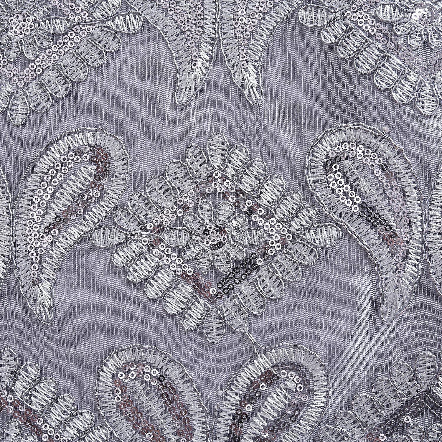 Homesmart Gray and Silver Paisley Pattern Polyester Lace Table Runner