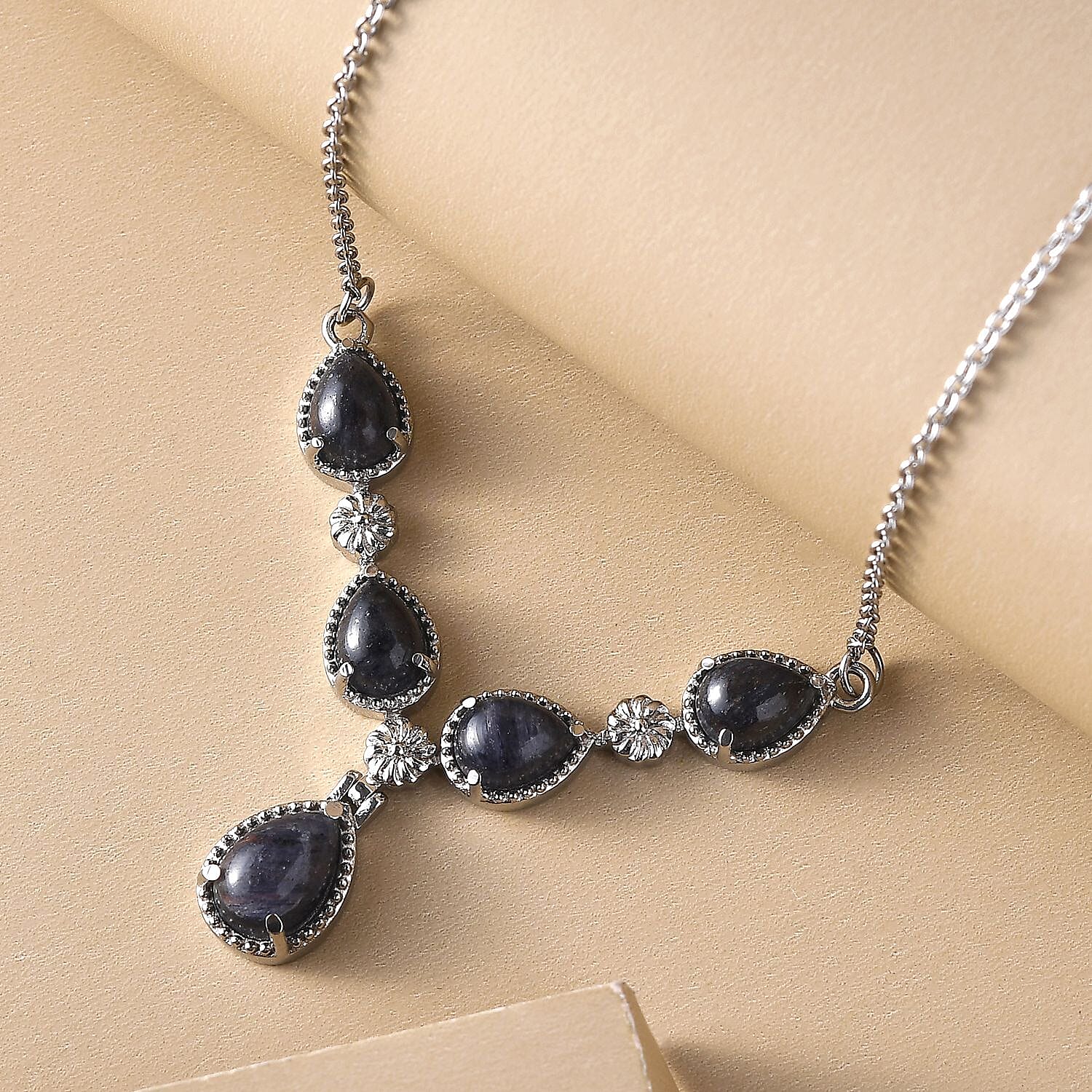 Blue Aventurine 6.40 ctw Necklace in Stainless Steel (18 Inches)