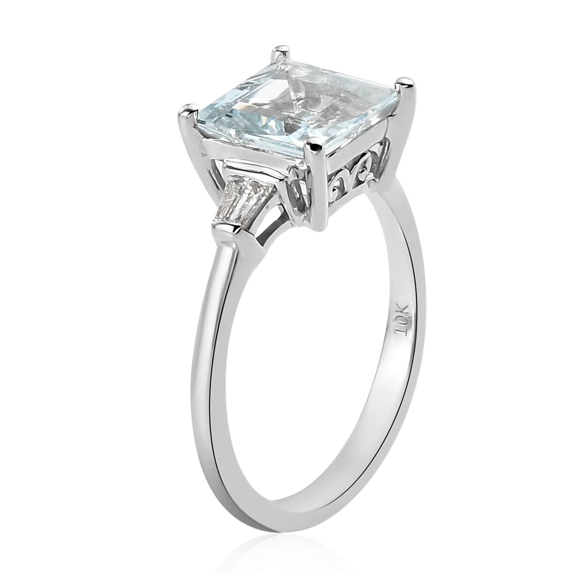Luxoro 10K White Gold Premium Espirito Santo Aquamarine and Diamond Ring (Size 6.0) 2.65 Grams 2.25 ctw image number 3