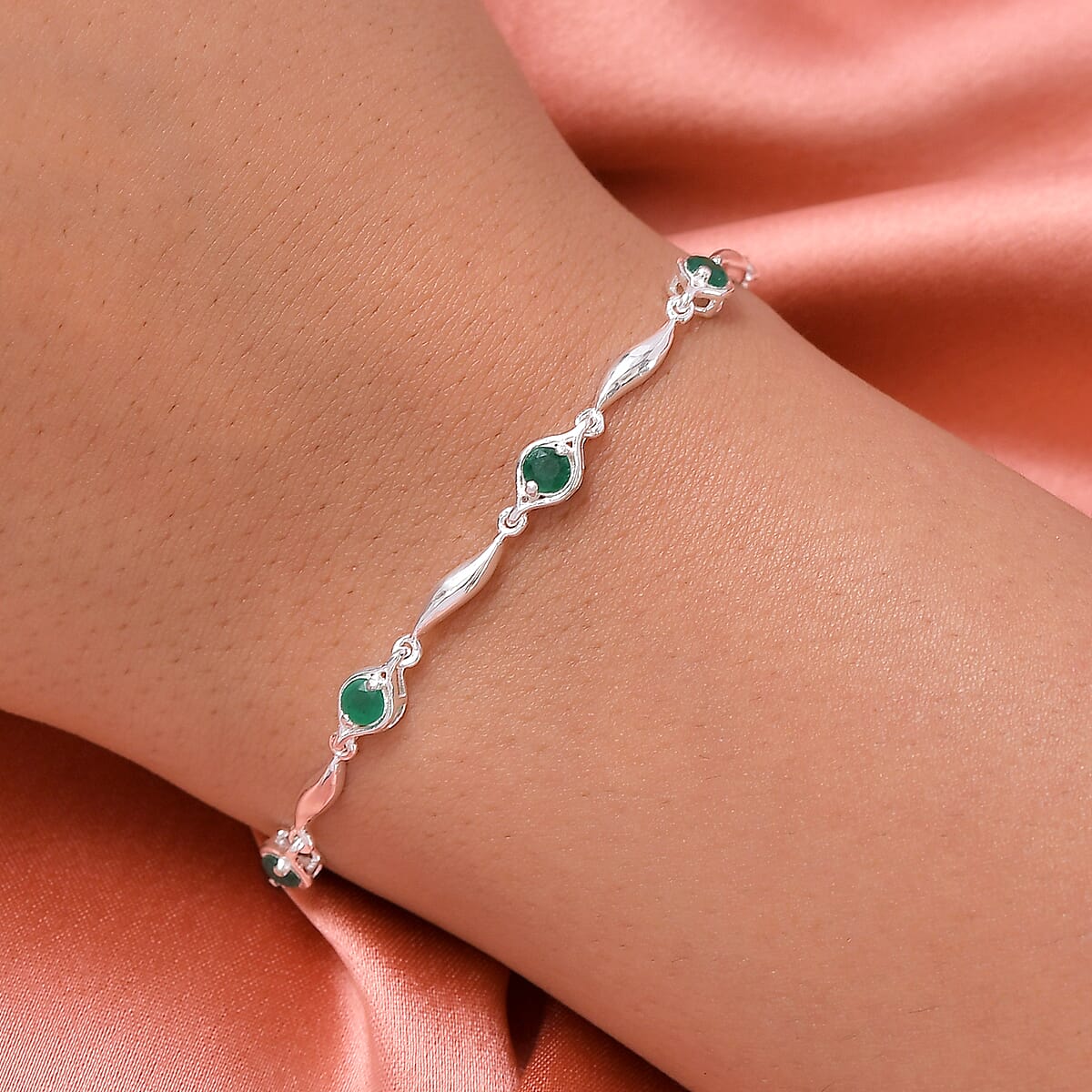 Kagem Zambian Emerald Station Bracelet in Sterling Silver (7.25 In) 0.85 ctw image number 1