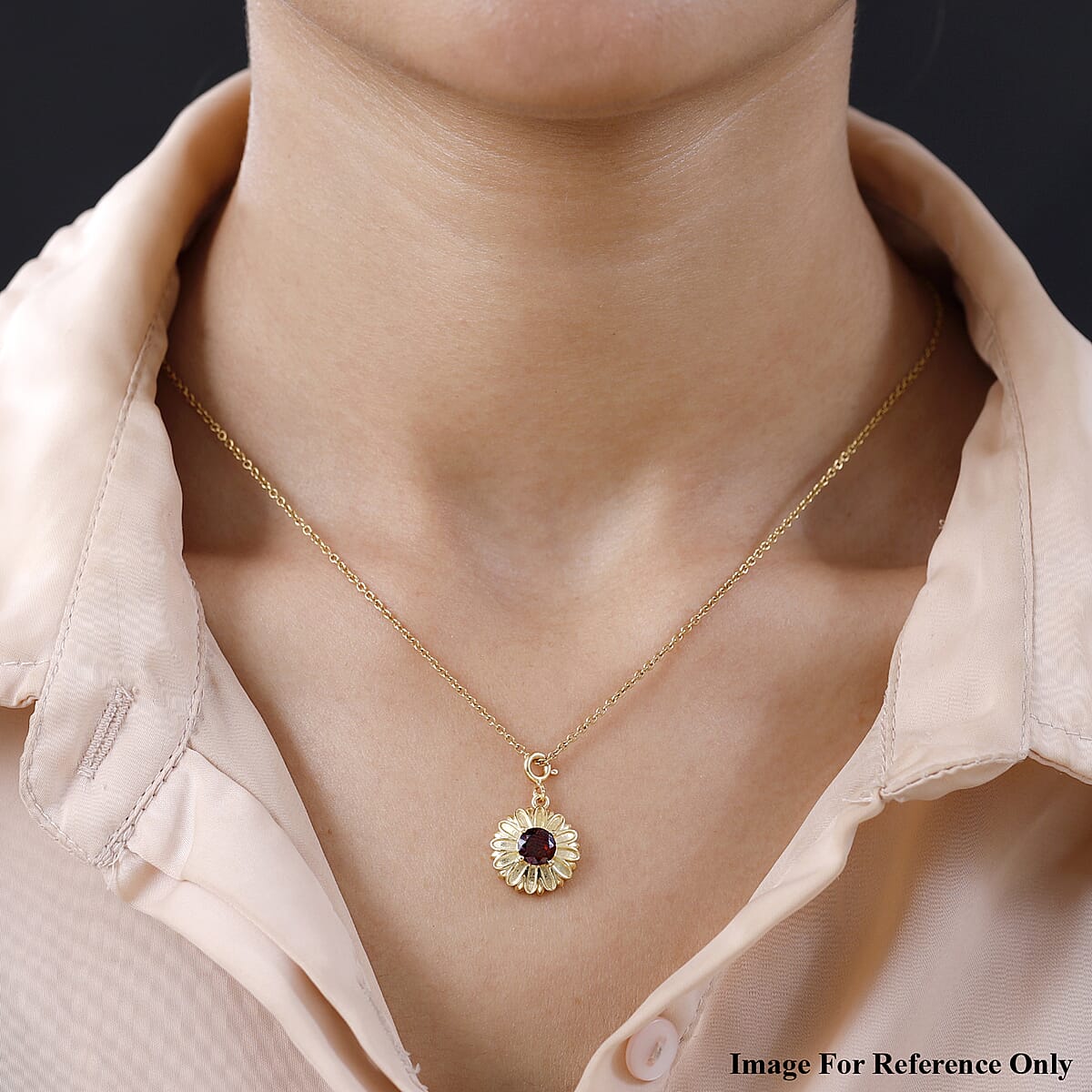 Mozambique Garnet Floral Charm in Vermeil Yellow Gold Over Sterling Silver 1.00 ctw image number 2