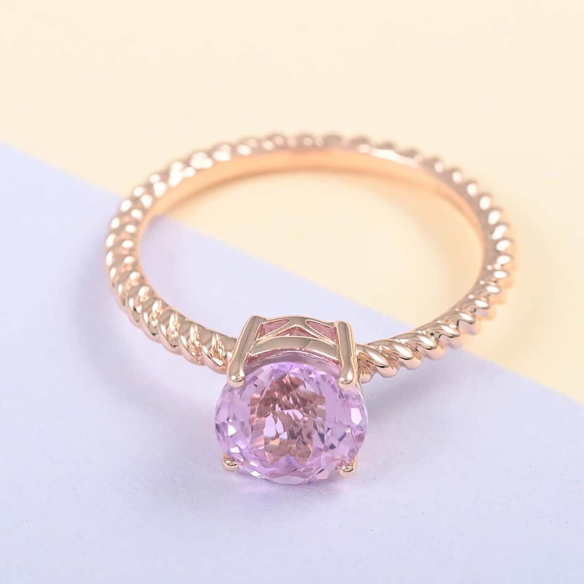 Certified & Appraised ILIANA 18K Rose Gold AAA Patroke Kunzite Solitaire Ring (Size 7.0) 2.80 Grams 2.00 ctw image number 1