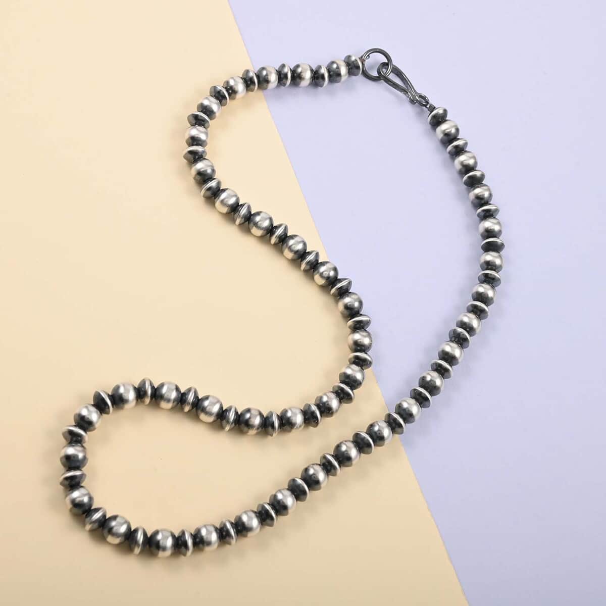MADE IN AMERICA Santa Fe Style Sterling Silver Navajo Pearl Beaded Necklace 22 Inches 36 Grams image number 1
