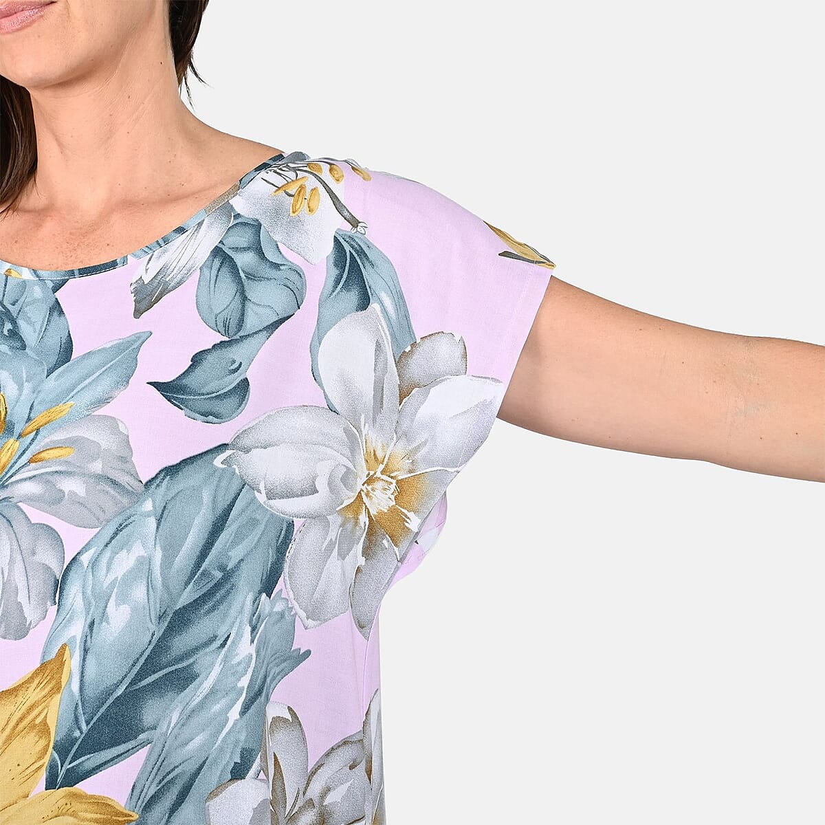 Tamsy White with Blue Floral Print Pattern Kaftan (One Size Fit Most) image number 4
