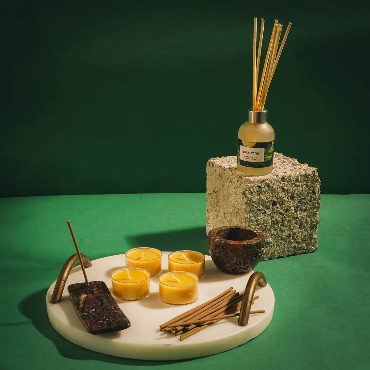 Fragrance Gift Set (Reed Diffuser, 4 Tea Lights & Incense Holder with 20 Sticks) Fragrance: Eucalyptus image number 1