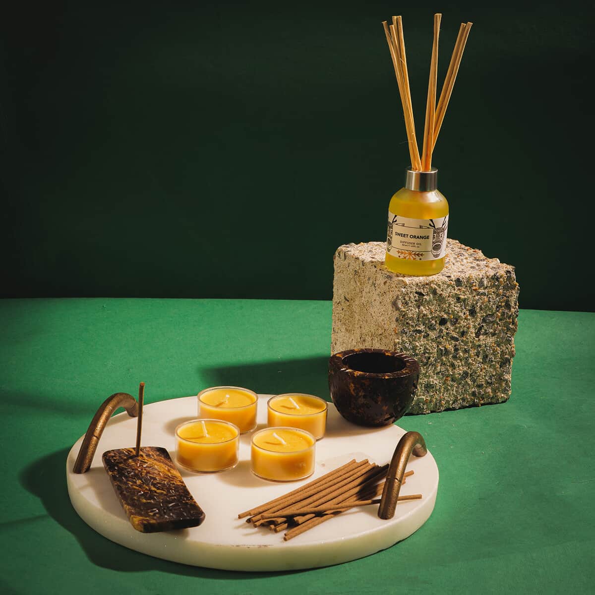 Fragrance Gift Set (Reed Diffuser, 4 Tea Lights & Incense Holder with 20 Sticks) Fragrance: Sweet Orange image number 1