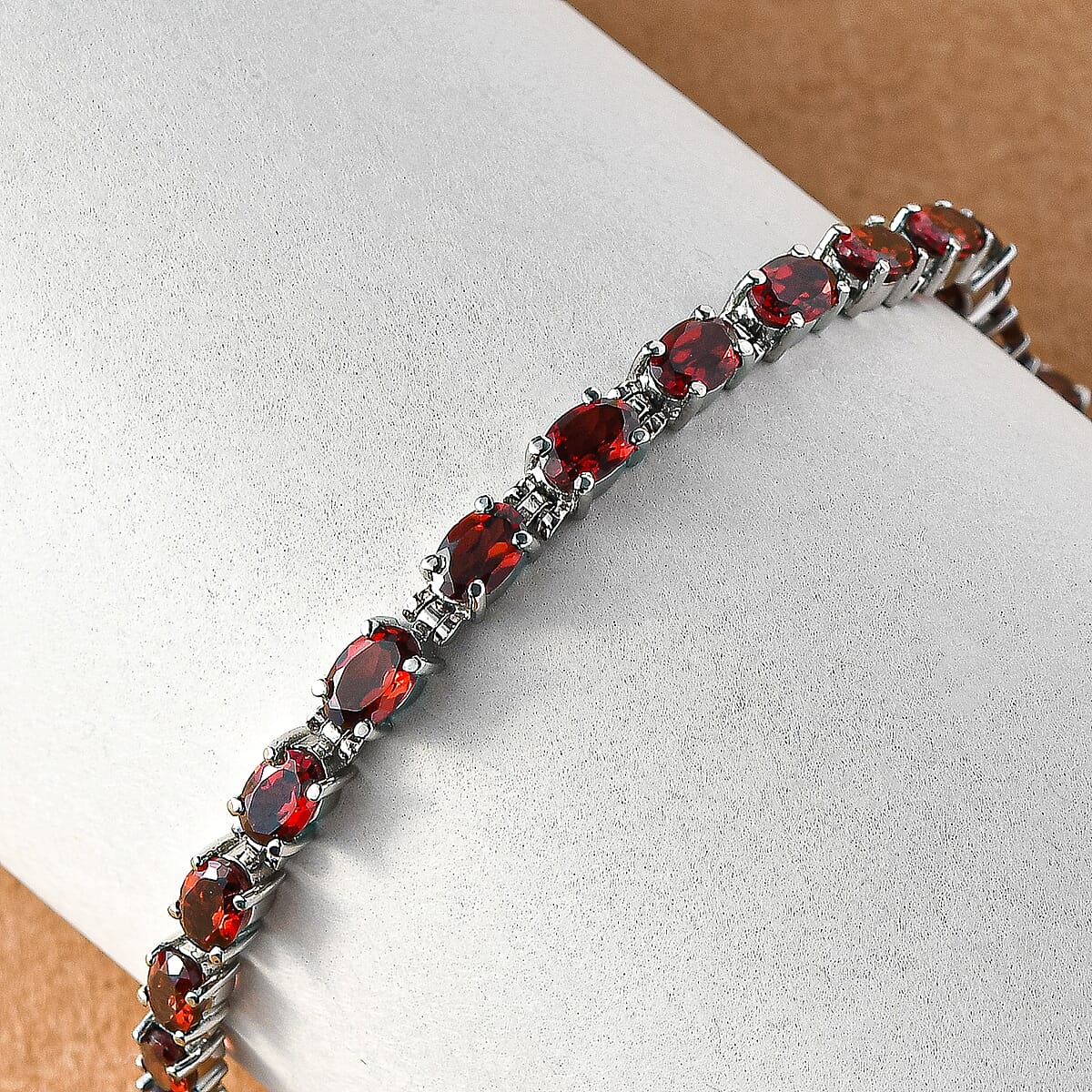 Mozambique Garnet 12.75 ctw Bracelet in Stainless Steel (8.00 In) image number 1