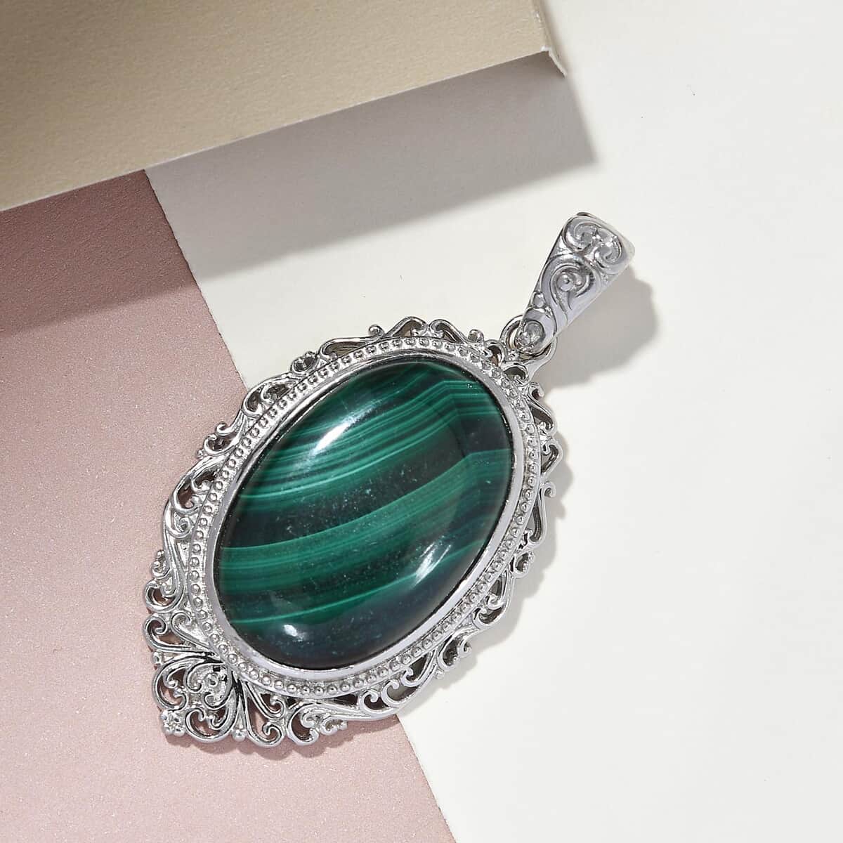 African Malachite Solitaire Pendant in Platinum Over Copper with Magnet 42.35 ctw image number 1
