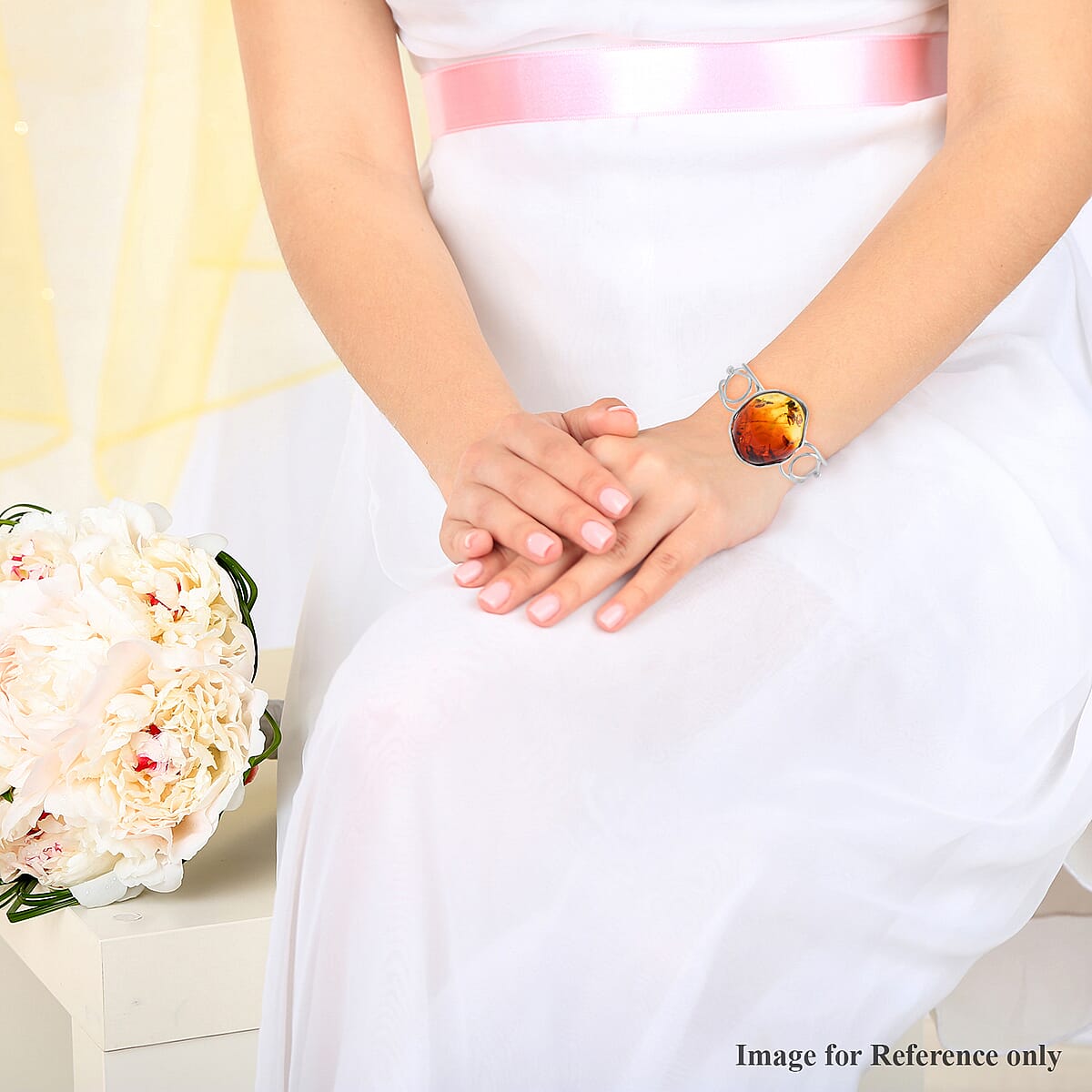 Baltic Amber Oval Free Style Open Bangle Bracelet in Sterling Silver (7 In) image number 1