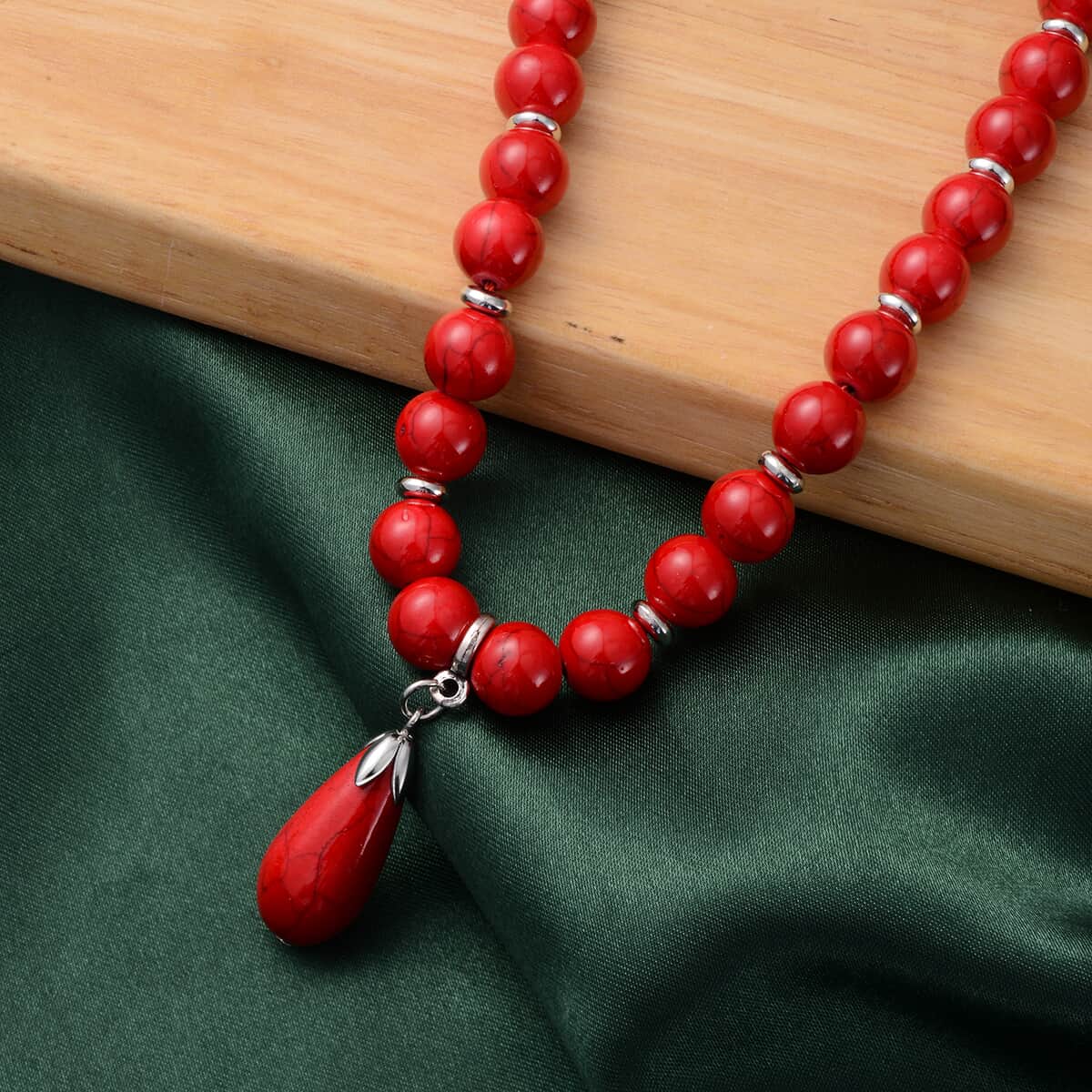 Freshened Red Howlite Beaded Necklace with Drop Pendant 18-20 Inches in Silvertone 268.50 ctw image number 1