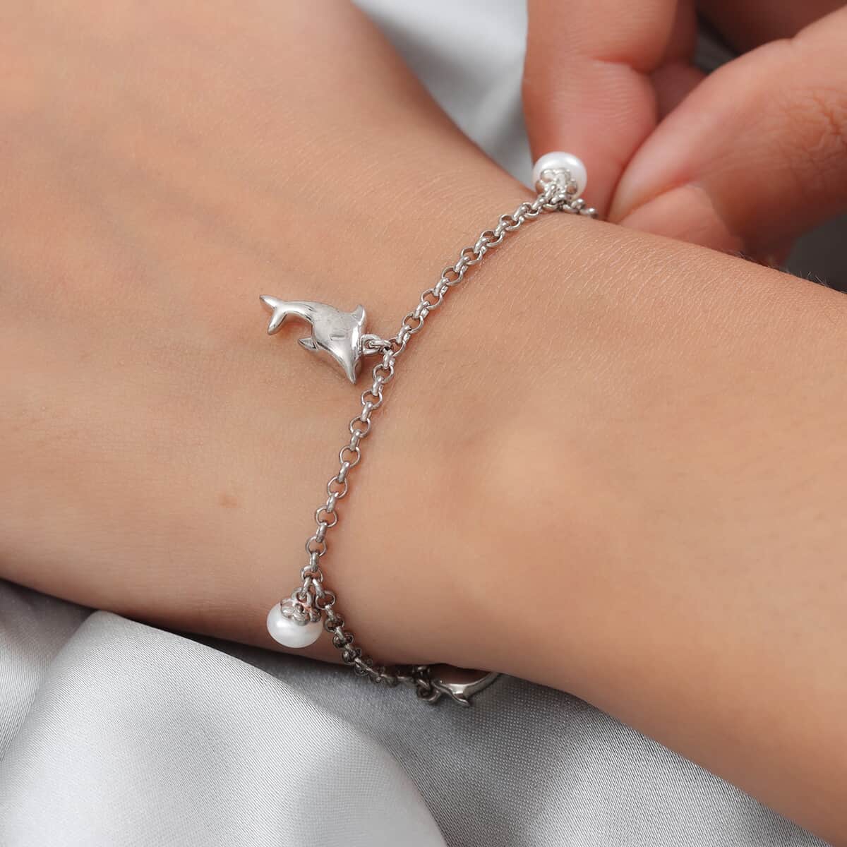 Karis Freshwater Pearl Anklet with Charm in Platinum Bond image number 2