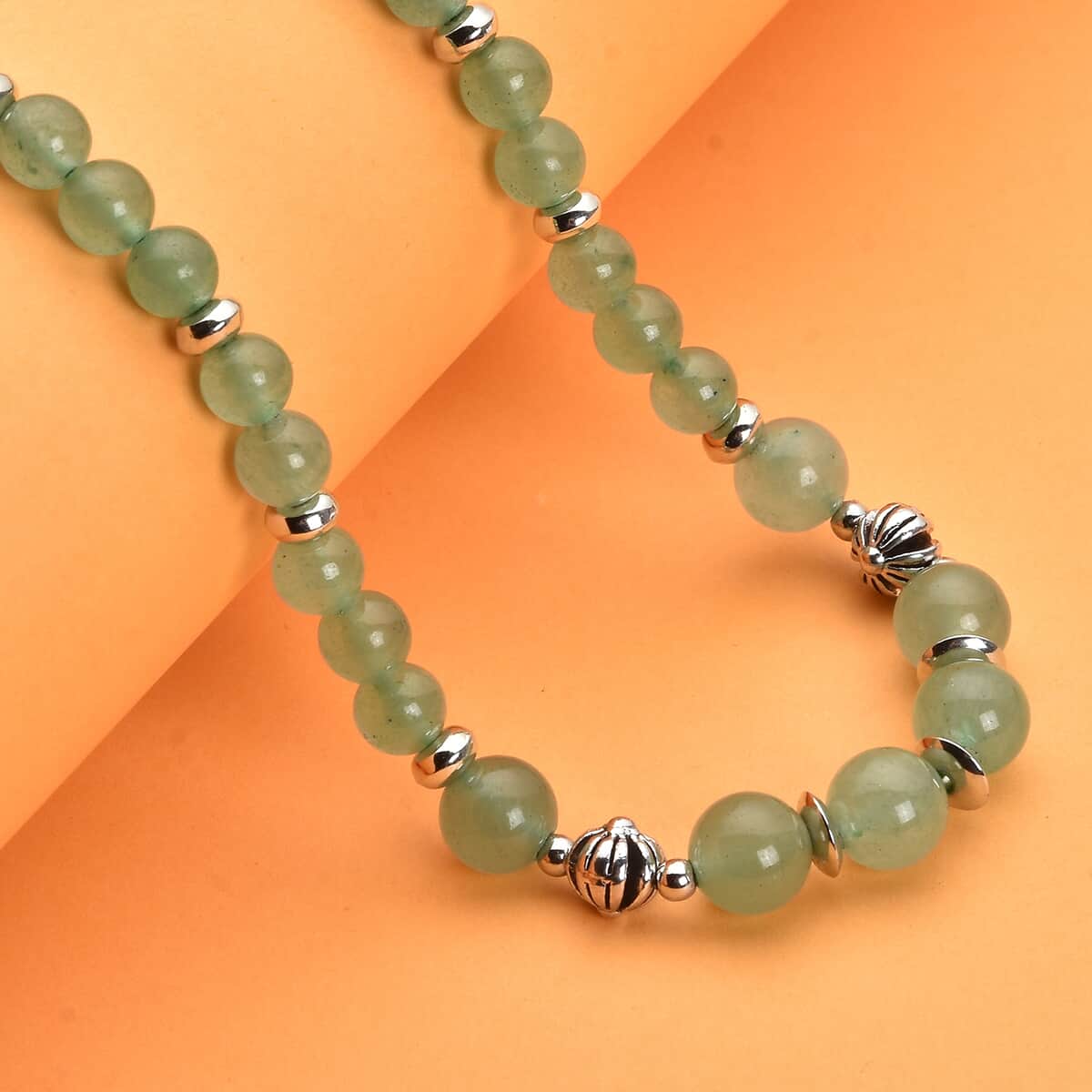 Green Aventurine and Resin Beaded Necklace 18-20 Inches in Silvertone 143.00 ctw image number 1