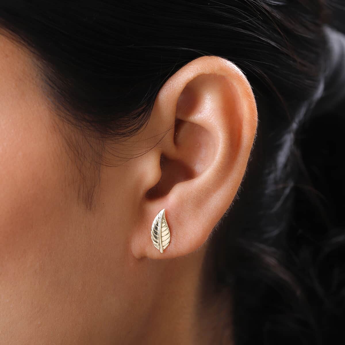 LUXORO 10K Yellow Gold Leaf Earrings image number 2