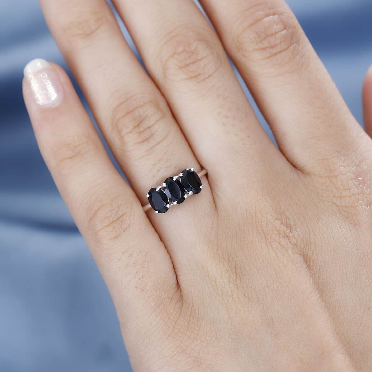 Thai Black Spinel 3 Stone Ring in Sterling Silver (Size 6.0) 1.65 ctw image number 2