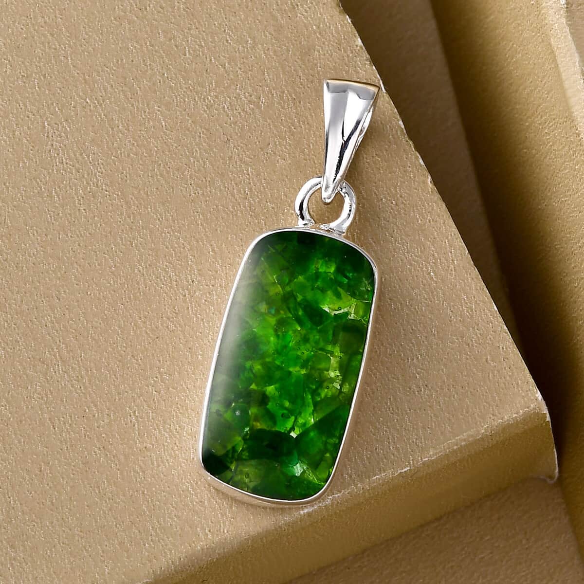 Artisan Crafted Chrome Diopside Chips Solitaire Pendant in Sterling Silver 5.00 ctw image number 1