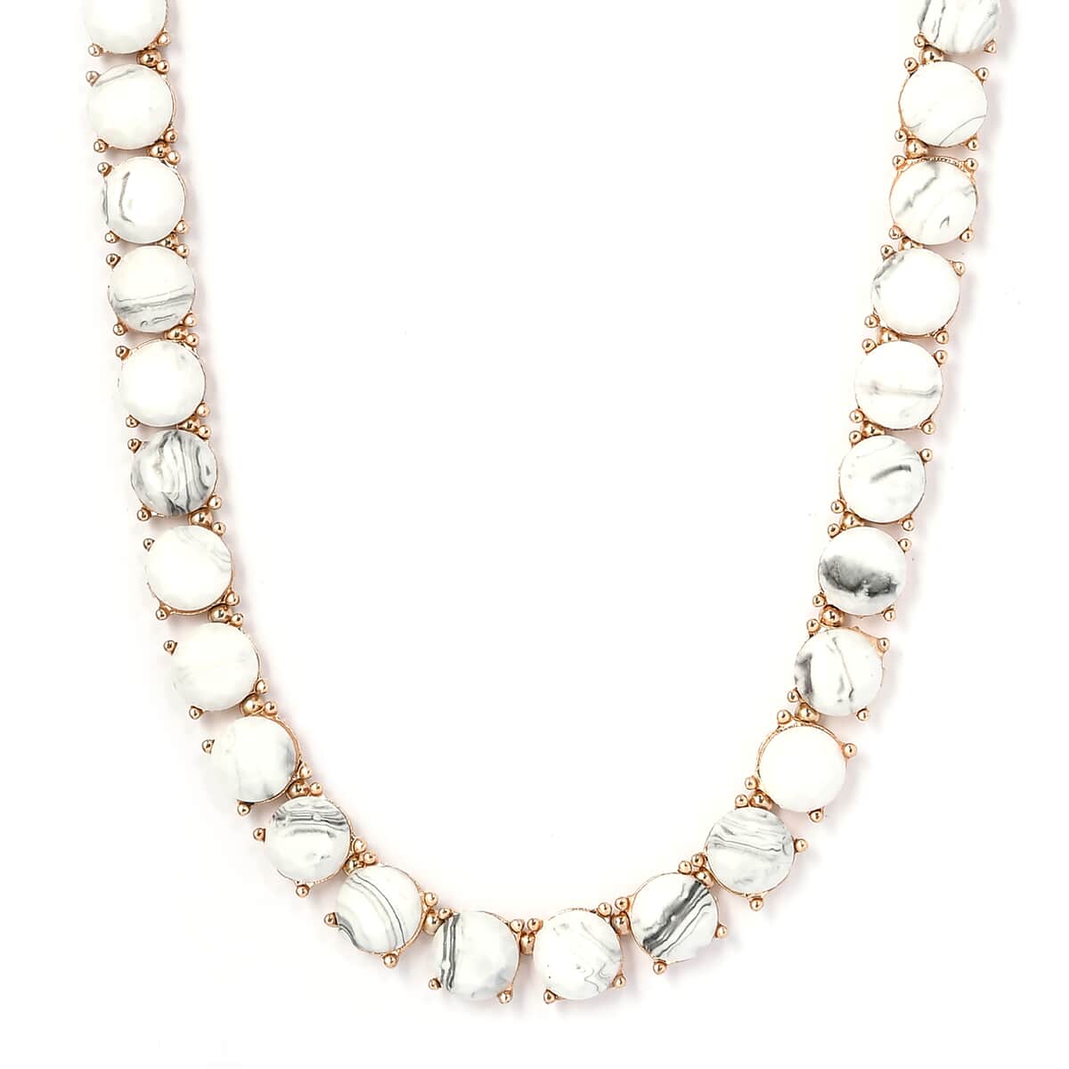 White Resin Statement Necklace 16.5-19.50 Inches in Goldtone image number 3