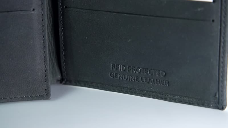 UNION CODE Genuine Leather Bi Fold Men's Wallet (RFID Protected)