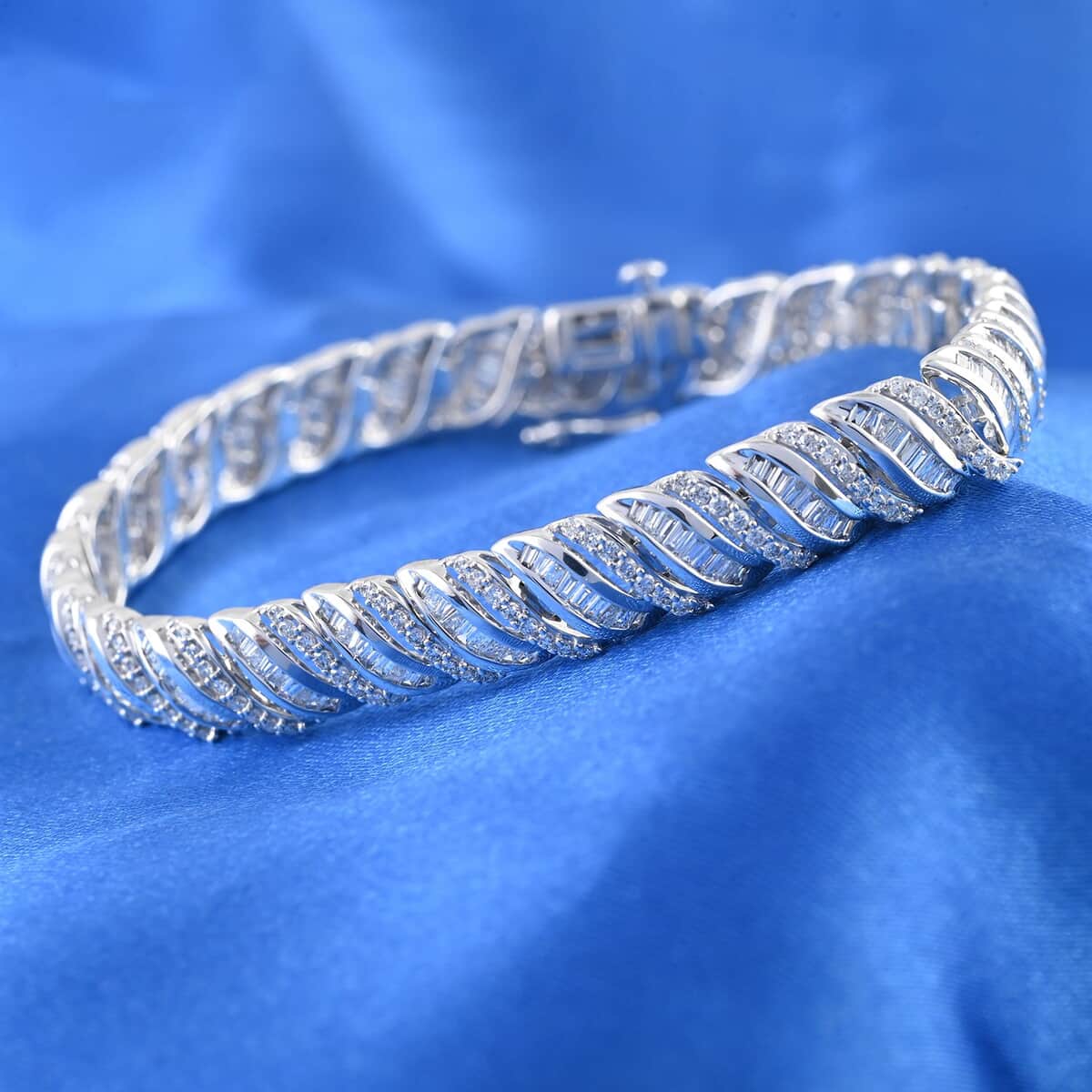 NY Closeout 14K White Gold Diamond I-G, SI Tennis Bracelet (7.00 In) 16.30 Grams 3.00 ctw image number 1