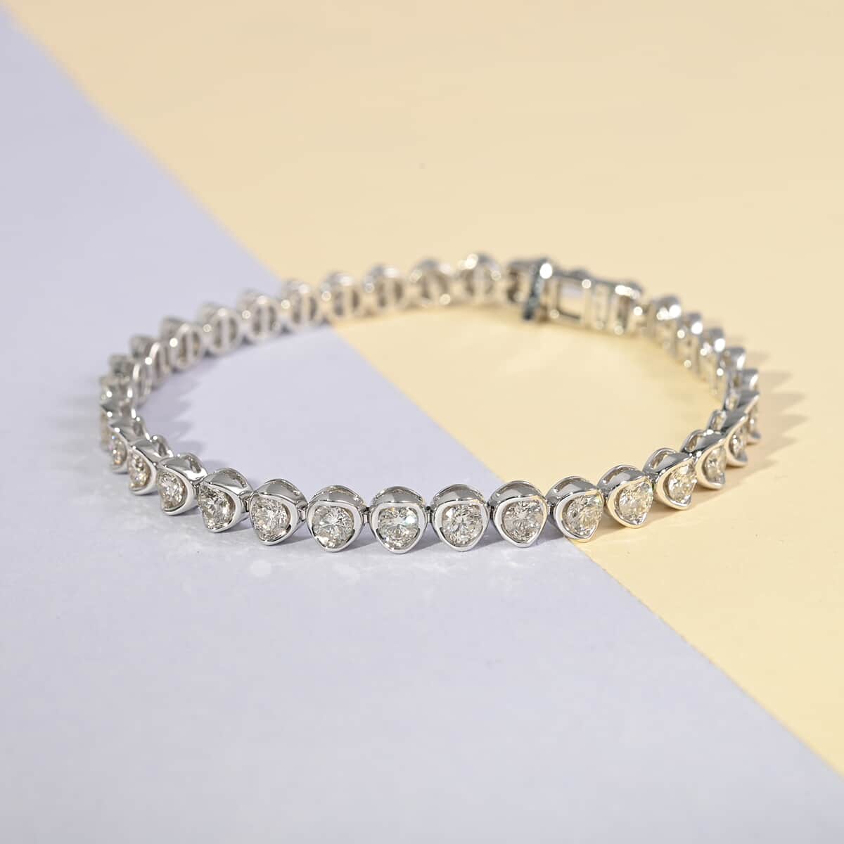 One Of A Kind NY Closeout 14K White Gold Diamond Tennis Bracelet (7.00 In) 13.15 Grams 5.00 ctw image number 1