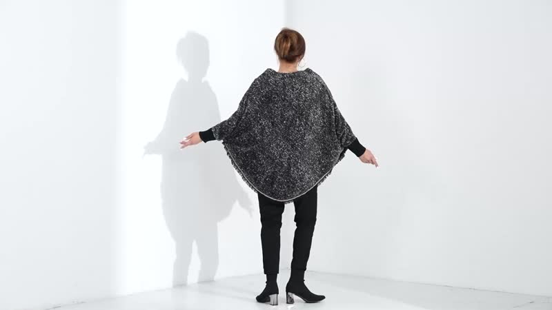 TAMSY Black Faux Fur Scoop Poncho with Lace Border - One Size Fits Most