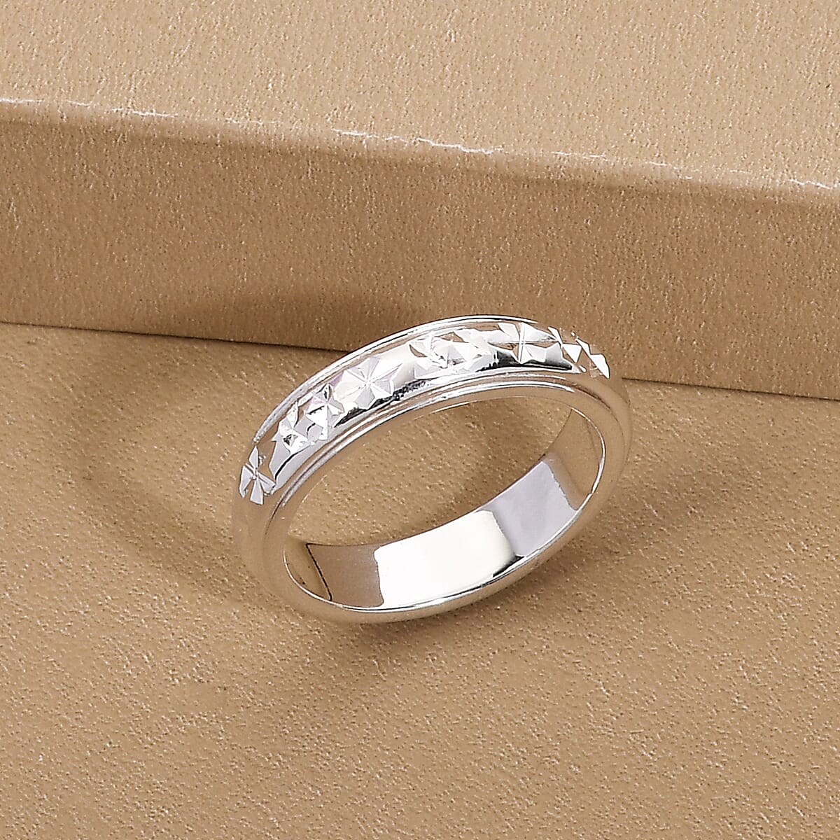 Sterling Silver Diamond-cut Spinner Band Ring (Size 8.0) 2.75 Grams image number 1