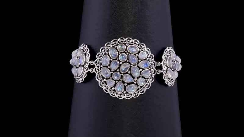 Artisan Crafted Kuisa Rainbow Moonstone Bracelet in Sterling Silver (7.25 In) 31.75 ctw