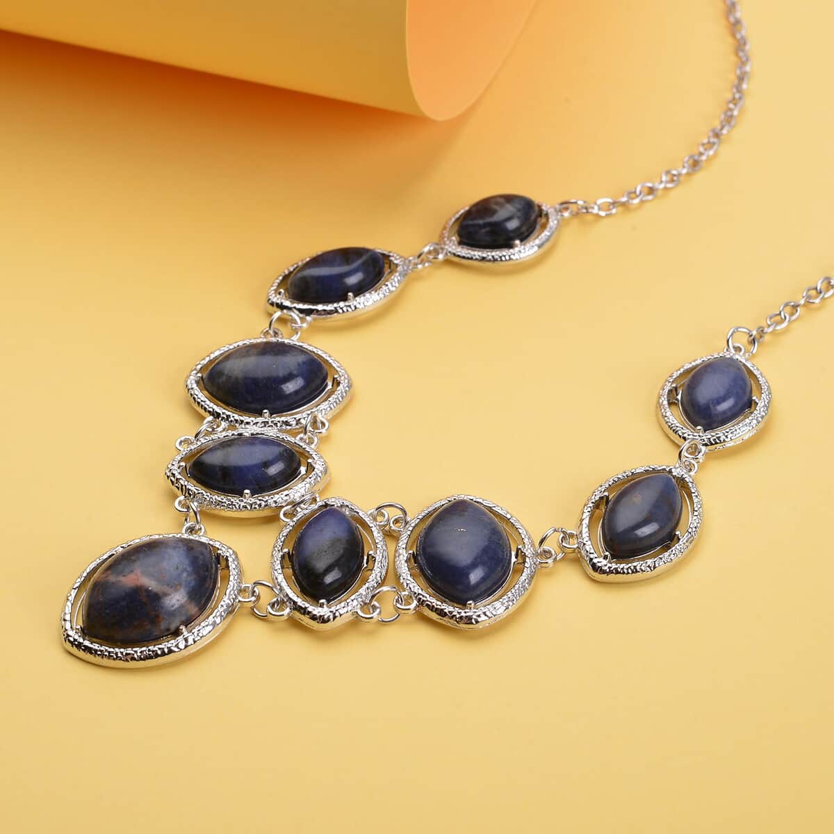 Sodalite 125.00 ctw Necklace in Silvertone 18-20 Inches image number 1