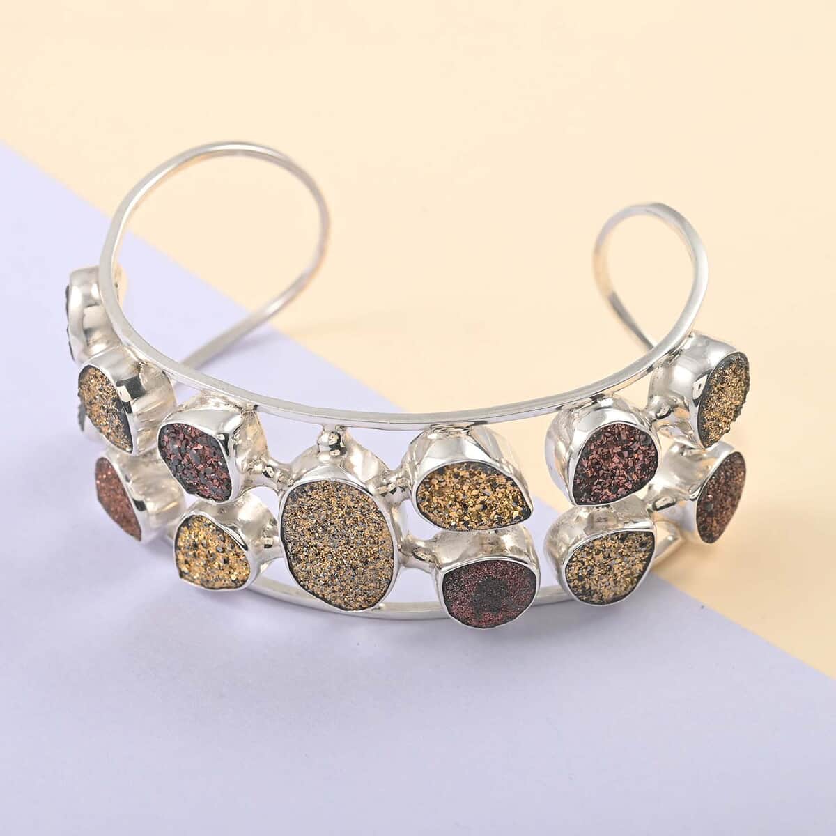 Gold and Purple Drusy Quartz Cuff Bracelet in Sterling Silver (7.00 In) image number 1