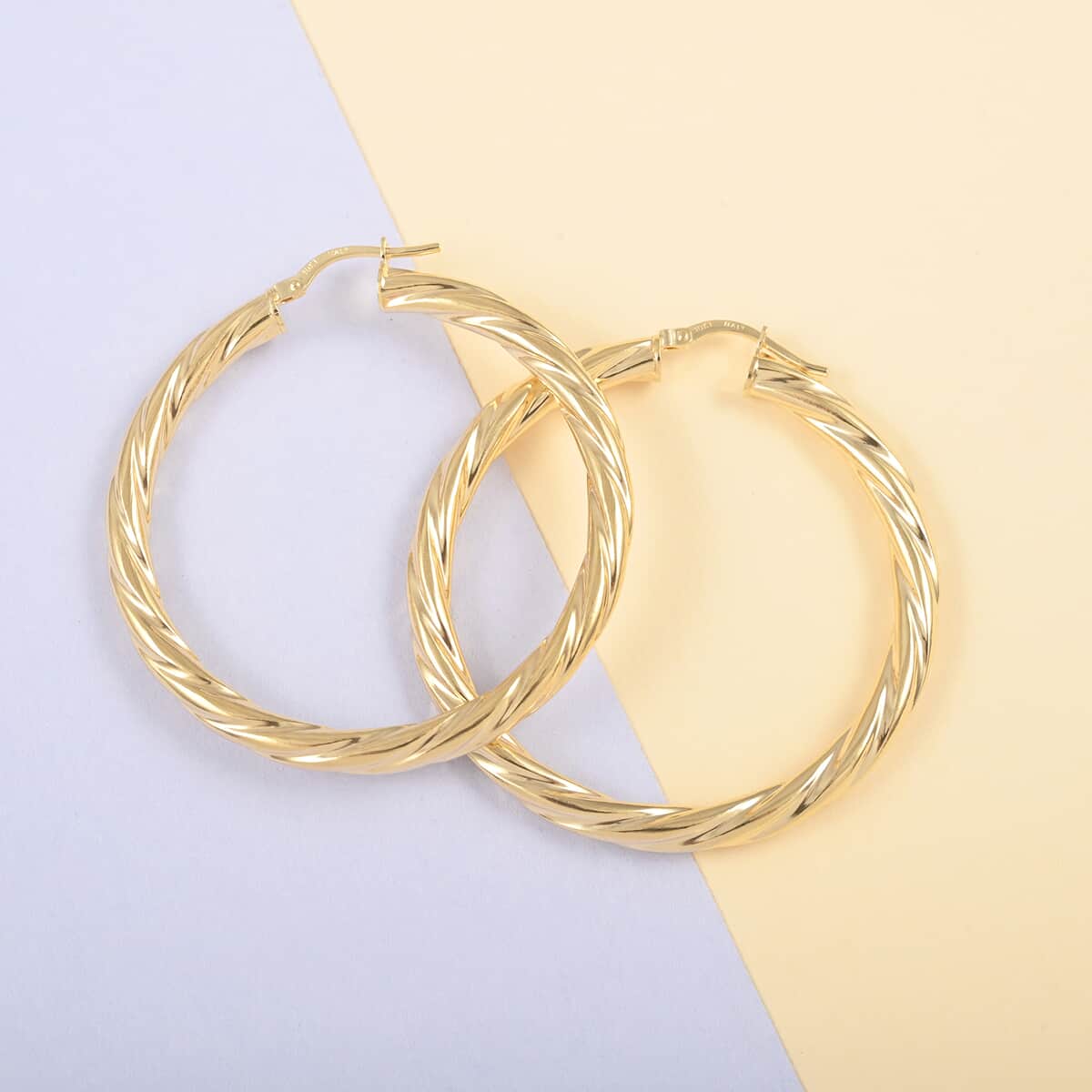 Italian 10K Yellow Gold Twisted Hoop Earrings 3.00 Grams image number 1