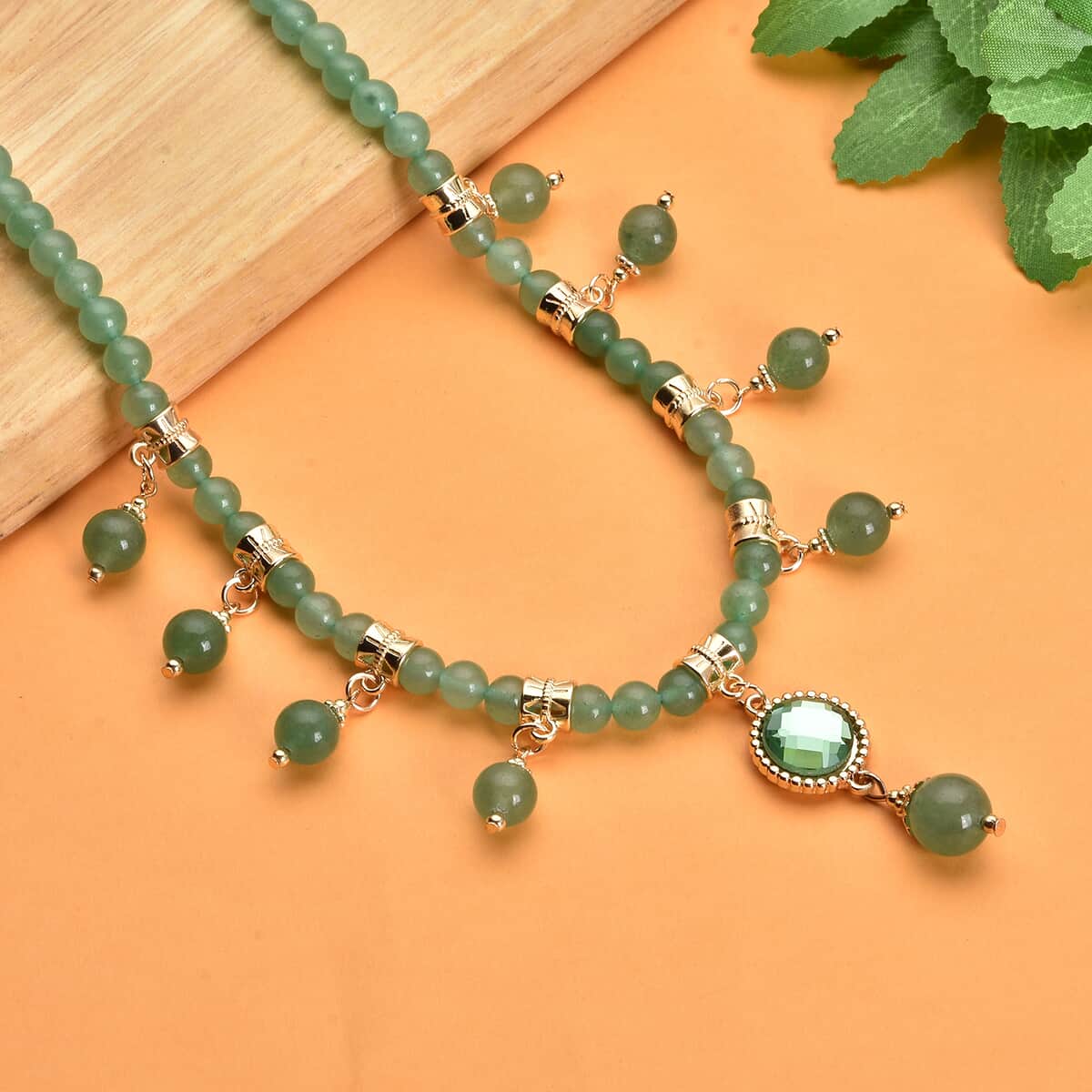 Green Aventurine and Green Glass Beaded Station Necklace 18-20 Inches in Goldtone 165.00 ctw image number 1