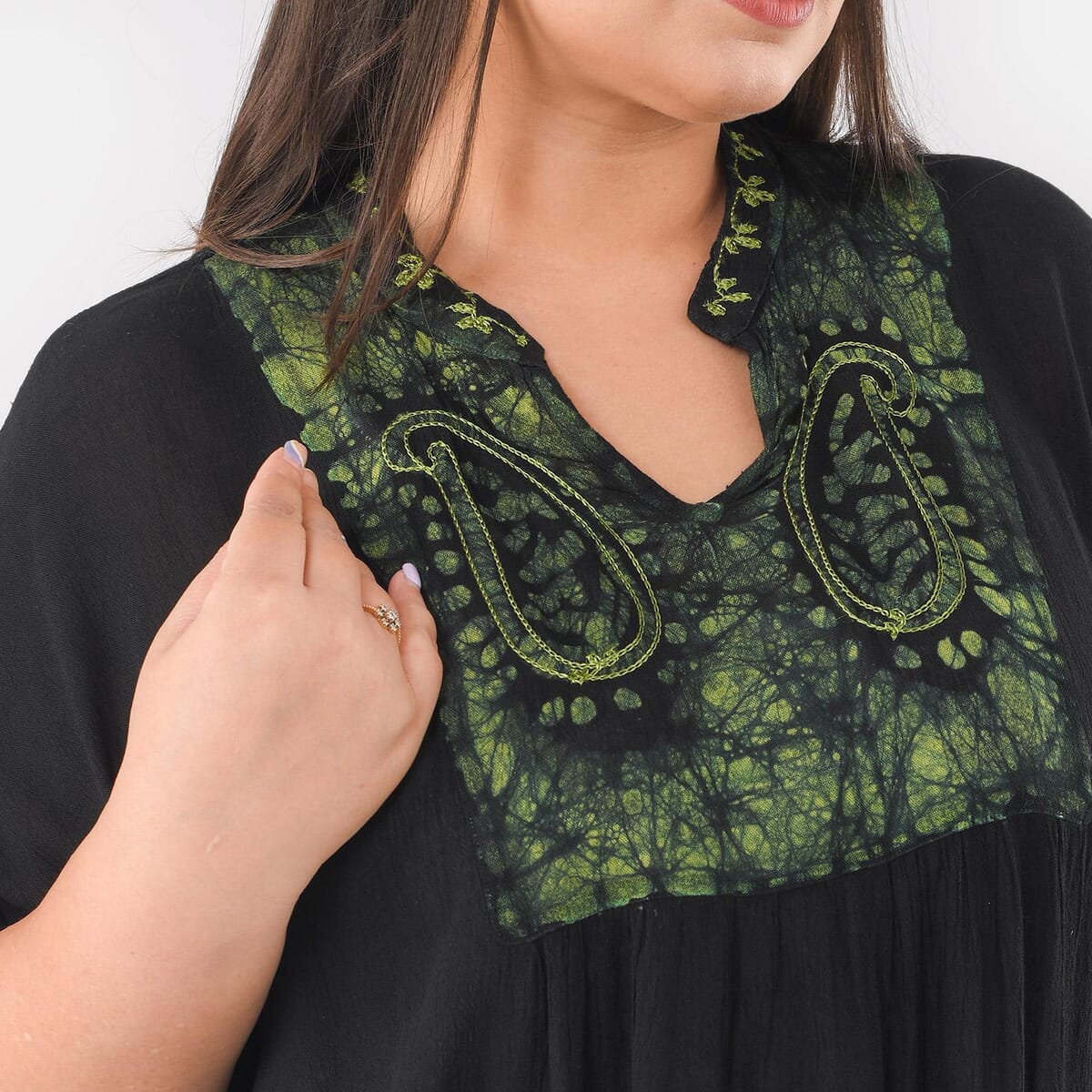 Tamsy Green Embroidery Tie Dye Bat Kaftan - One Size Fits Most image number 3
