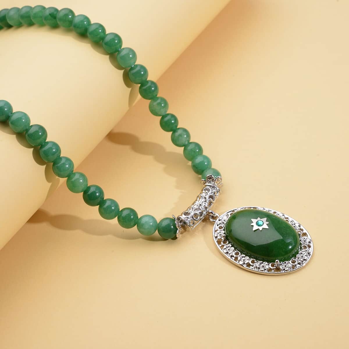Green Aventurine and Neon Green Austrian Crystal Necklace 18.5-22.5 Inches in Silvertone 215.00 ctw image number 1