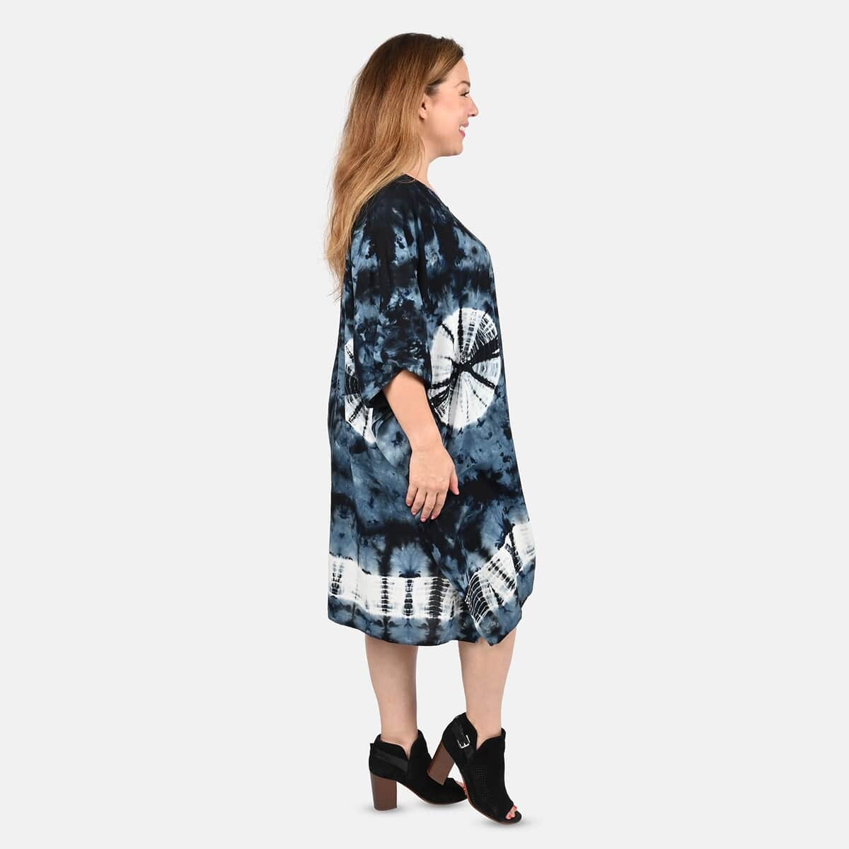 TAMSY Blue Tie Dye Kaftan - One Size Fits Most image number 2