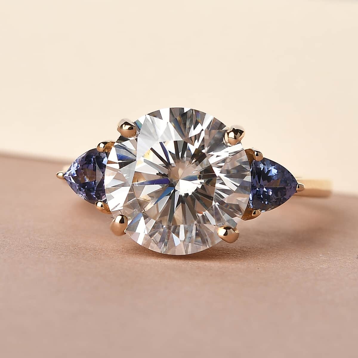 LUXORO 10K Yellow Gold Moissanite and Tanzanite 3 Stone Ring (Size 9.0) 3.50 Grams 4.30 ctw image number 1
