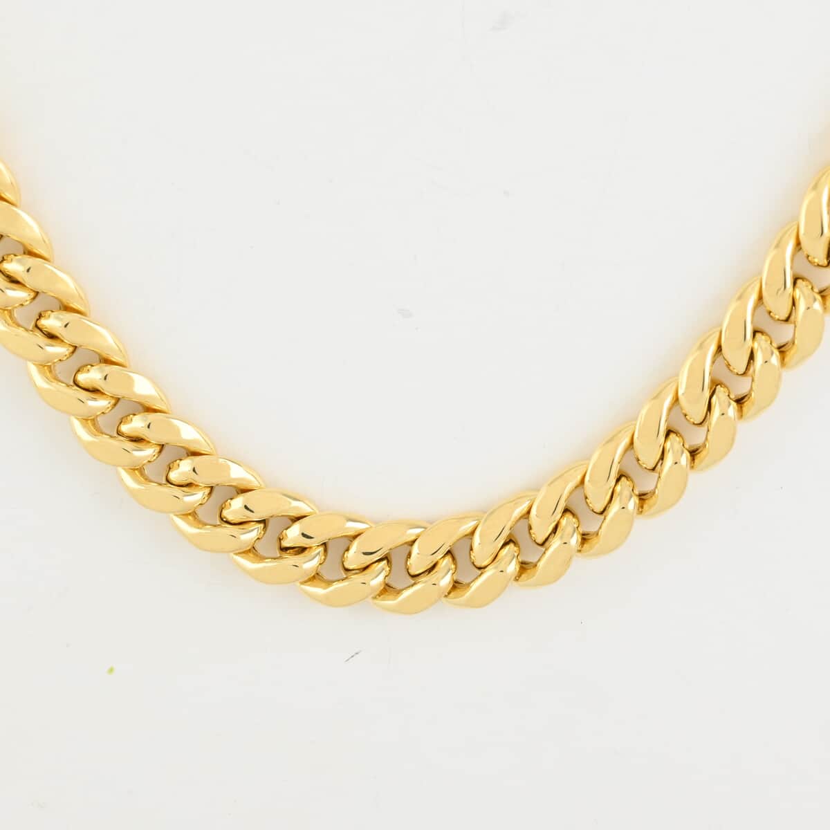 Italian 14K Yellow Gold 4mm Miami Cuban Necklace 22 Inches 8.40 Grams image number 0