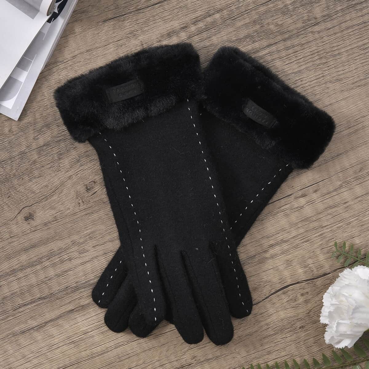 Black Cashmere Warm Gloves with Faux Fur and Equipped Touch Screen Function image number 1