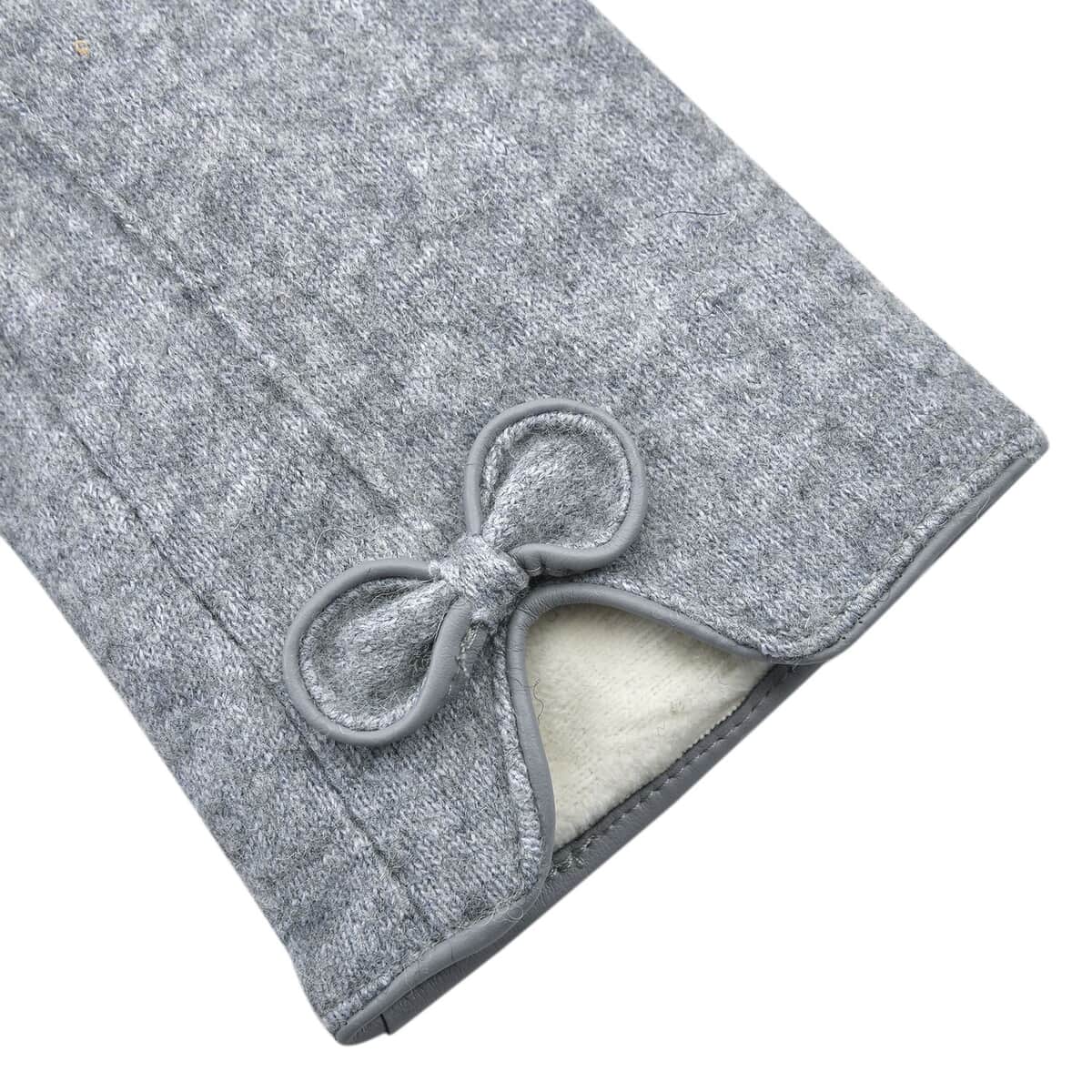 Gray Cashmere Warm Gloves with Bowknot and Equipped Touch Screen Friendly image number 4