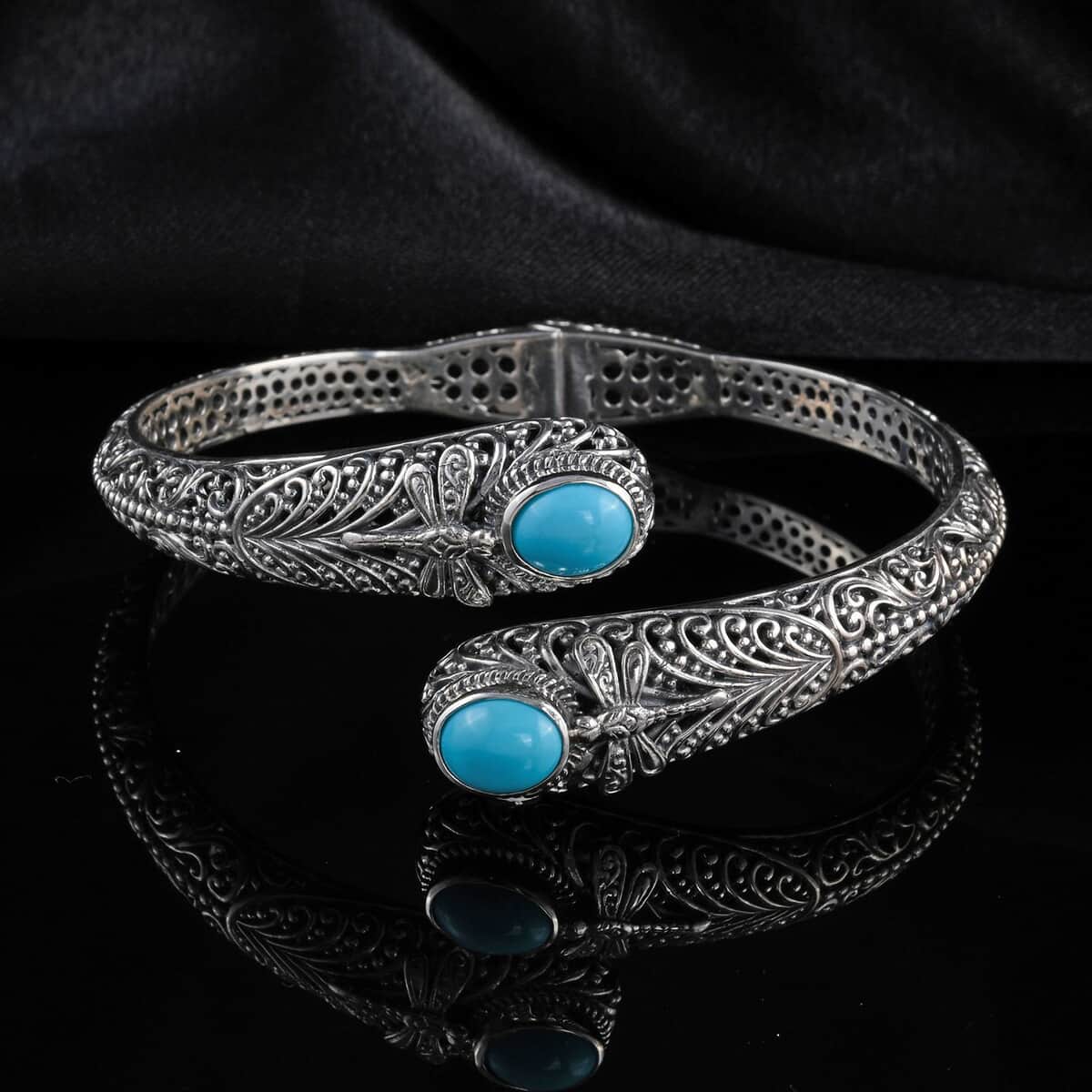 Bali Legacy Sleeping Beauty Turquoise Cuff Bracelet in Sterling Silver (7.50 In) 4.25 ctw image number 1