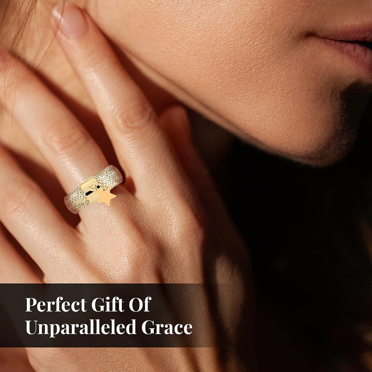 Maestro Gold Collection Stretch Mesh Ring in Italian 10K Yellow Gold, Star Charm Ring , Mesh Band Ring , Stretch Ring , Gold Band Ring (Size 5-9) image number 5