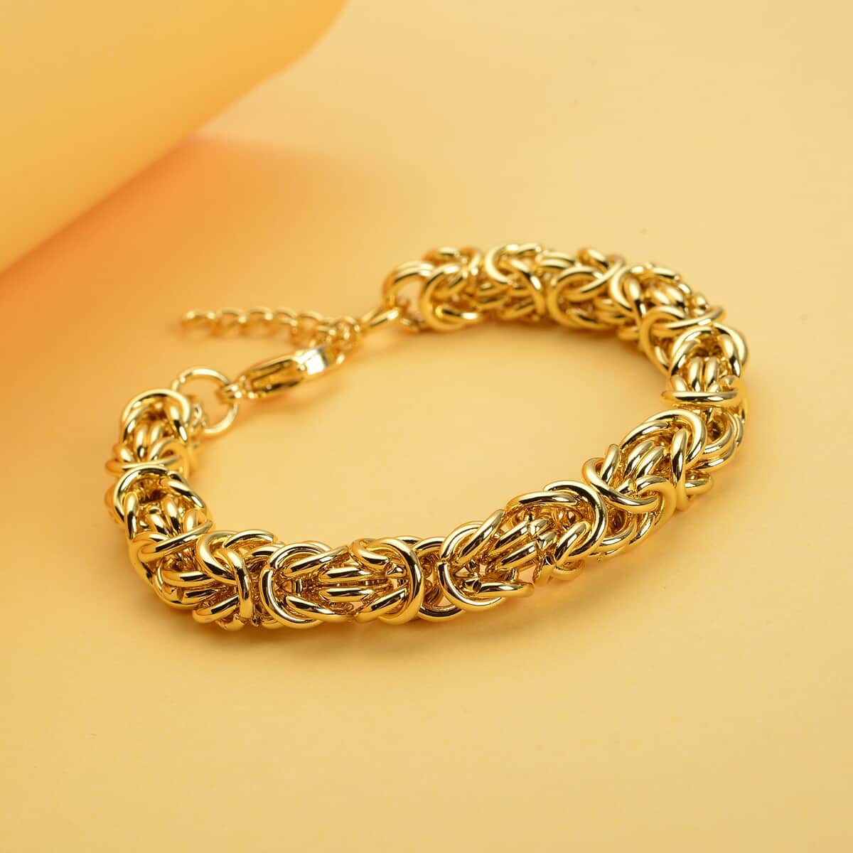 Fashionable Byzantine Link Chain Bracelet in ION Plated Yellow Gold Stainless Steel (7.50-9.00In) 34.30 Grams image number 1