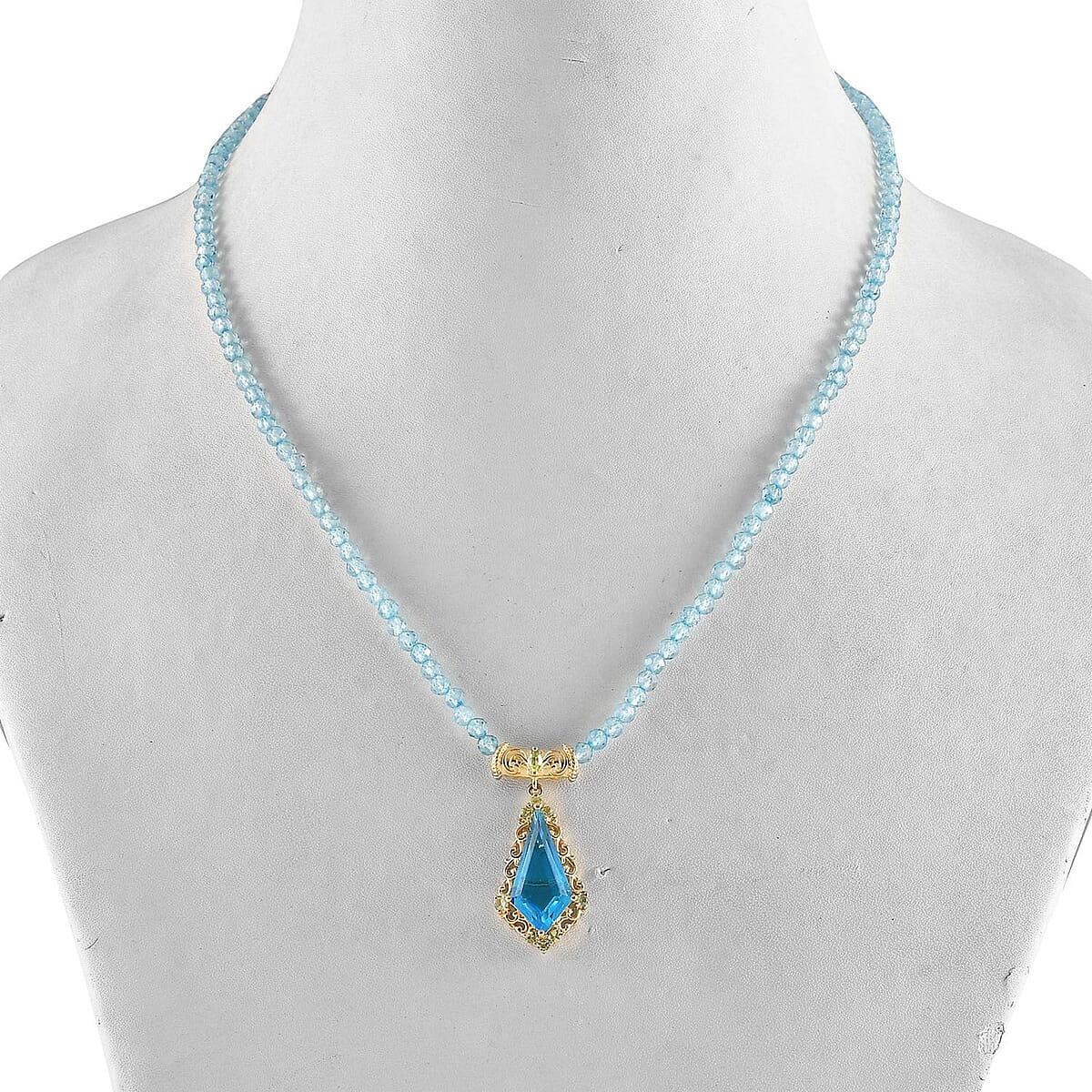 Caribbean Quartz (Triplet) and Peridot Fancy Pendant with Sky Blue Topaz Beaded Necklace 18 Inches in Vermeil Yellow Gold Over Sterling Silver 36.00 ctw image number 2