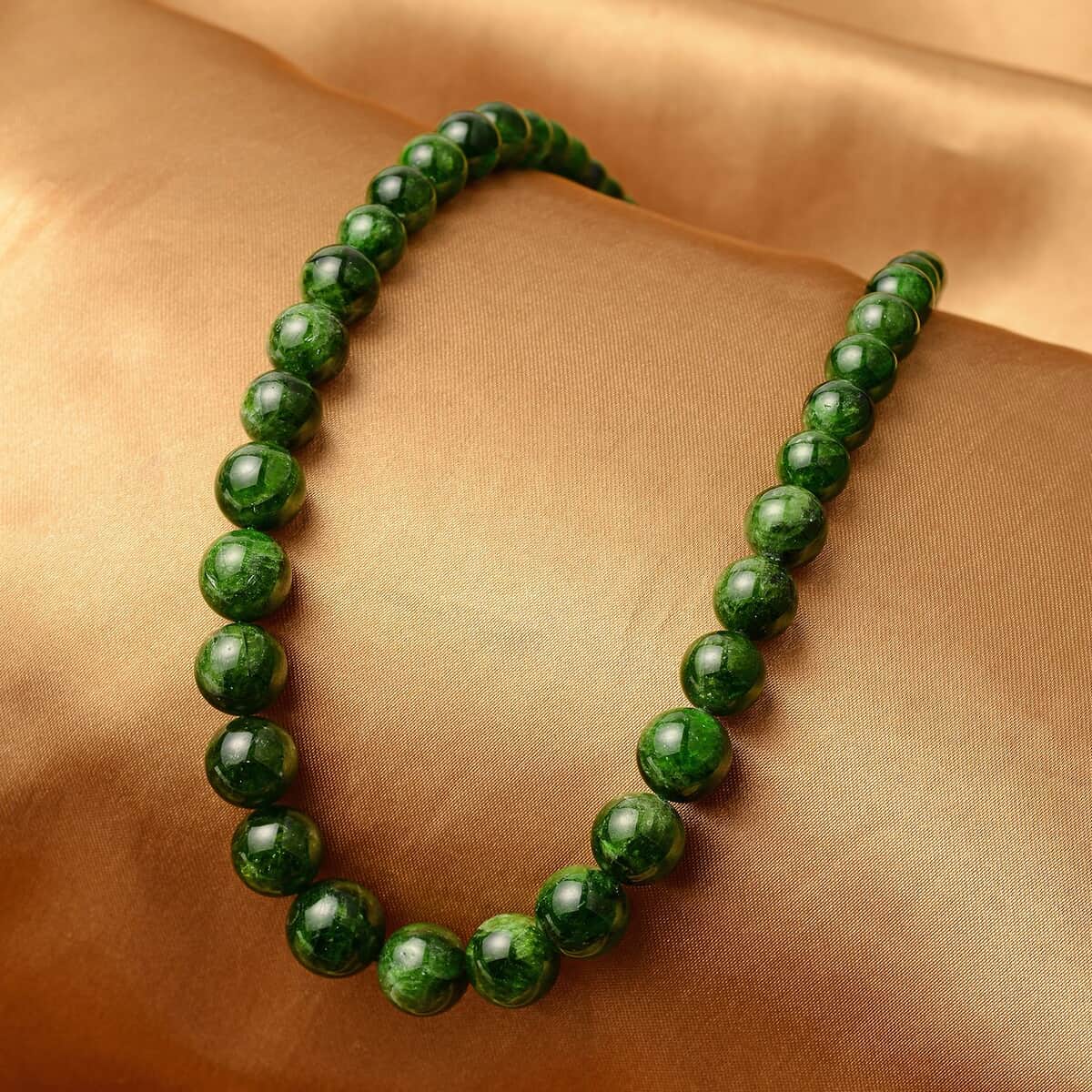 Luxoro 10K Yellow Gold Magnetic Clasp Premium Chrome Diopside Beaded Necklace 18 Inches 326.25 ctw image number 1