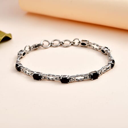 Thai Black Spinel - Product card gallery slide 3 (10178570912057)