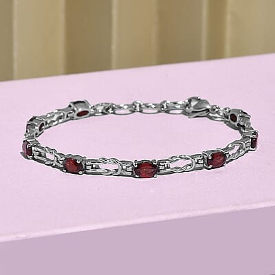 Mozambique Garnet 4.35 ctw Line Bracelet in Stainless Steel (7.25 In)