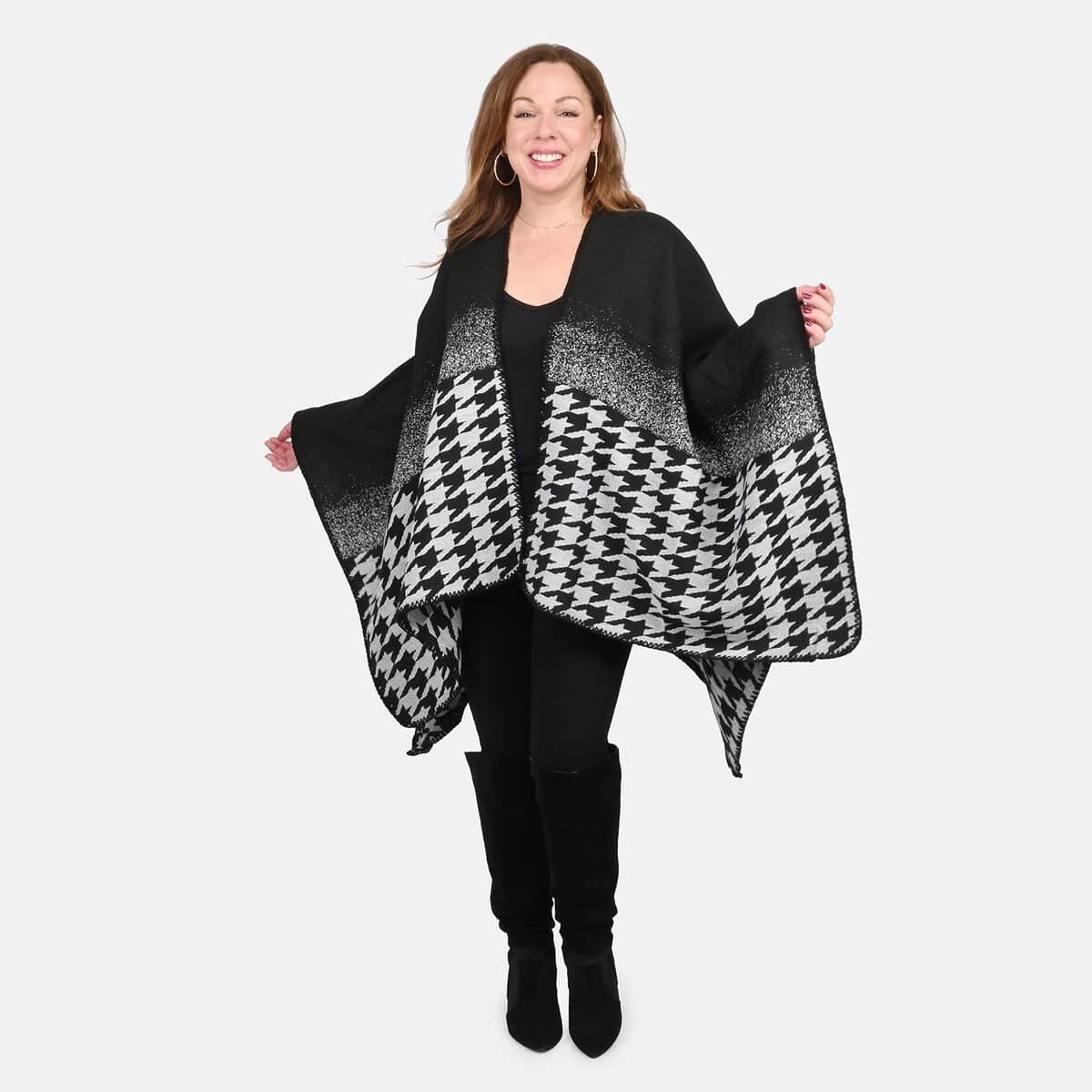 Tamsy Black Houndstooth Reversible Kimono - One Size Fits Most image number 0