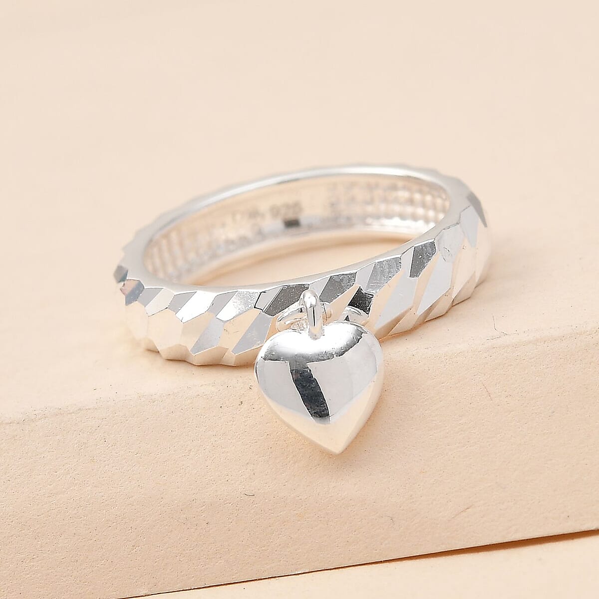 Sterling Silver Diamond-Cut Heart Charm Ring (Size 8.0) 2.65 Grams image number 1