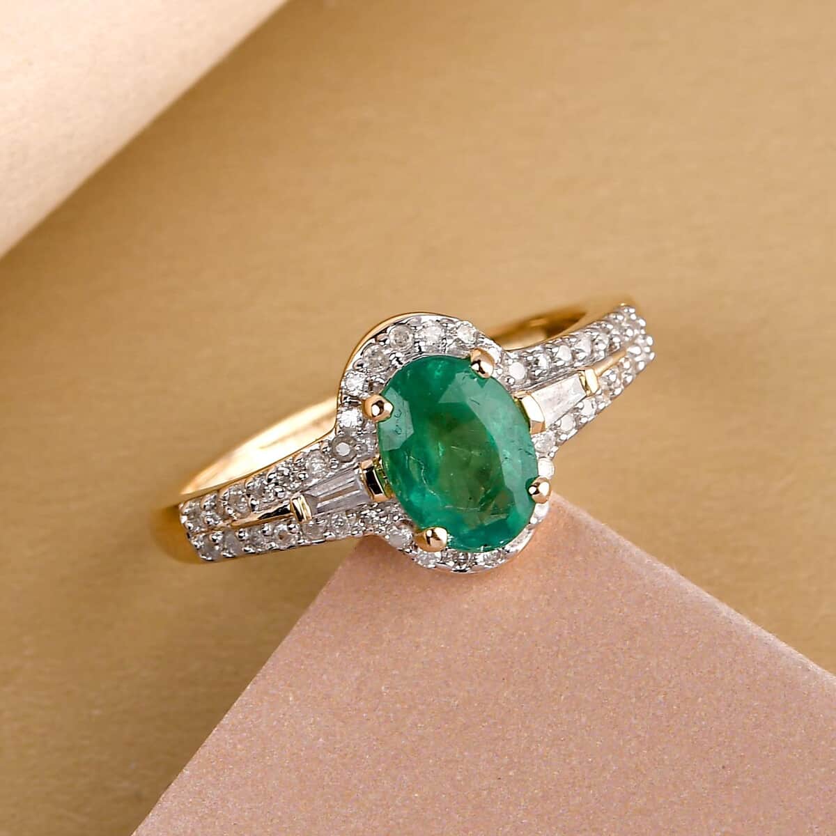 Luxoro 10K Yellow Gold AAA Kagem Zambian Emerald and Diamond Ring (Size 10.0) 2.15 Grams 1.00 ctw image number 1