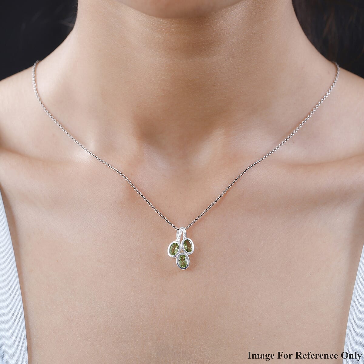 Peridot Pendant in Sterling Silver 1.35 ctw image number 2